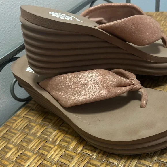 YellowBox Sz 8.5 Rose Gold/Brown Sandals - Picture 2 of 4